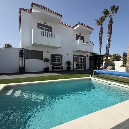 别墅 Casa Elliala Tenerife, Stunning With Secluded Pool Area And Close To Amenities *