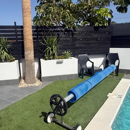Casa Elliala Tenerife, Stunning With Secluded Pool Area And Close To Amenities San Miguel de Abona
