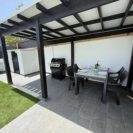 Casa Elliala Tenerife, Stunning With Secluded Pool Area And Close To Amenities Villa *