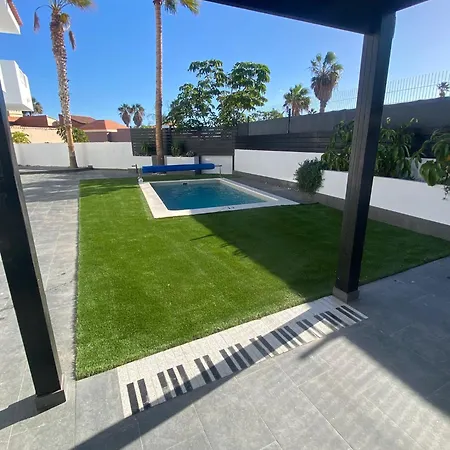 Villa Casa Elliala Tenerife, Stunning With Secluded Pool Area And Close To Amenities San Miguel de Abona