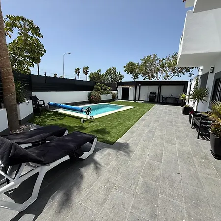 Villa Casa Elliala Tenerife, Stunning With Secluded Pool Area And Close To Amenities San Miguel de Abona