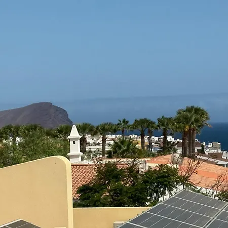 Villa Casa Elliala Tenerife, Stunning With Secluded Pool Area And Close To Amenities